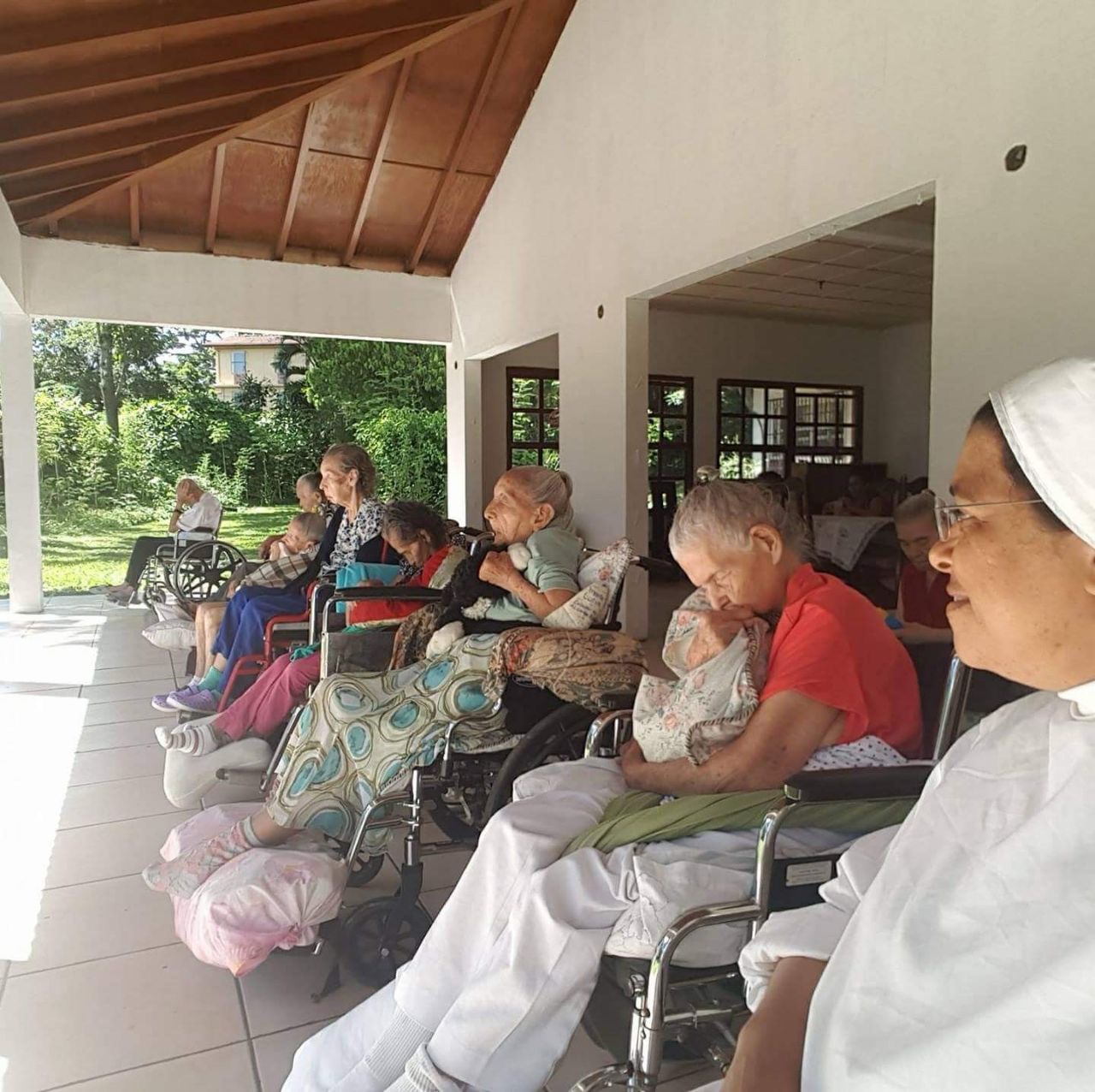 Adultos mayores y enfermos crónicos han encontrado un oasis de amor en el Refugio Santa Virginia 